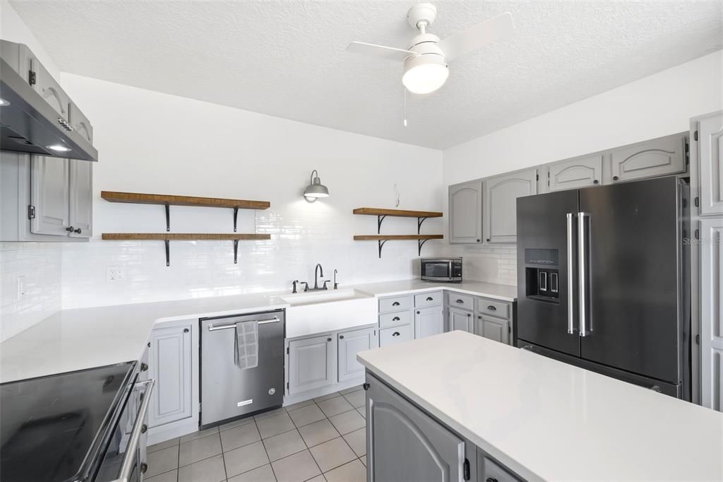 En Venta: $1,300,000 (3 camas, 3 baños, 1696 Pies cuadrados)