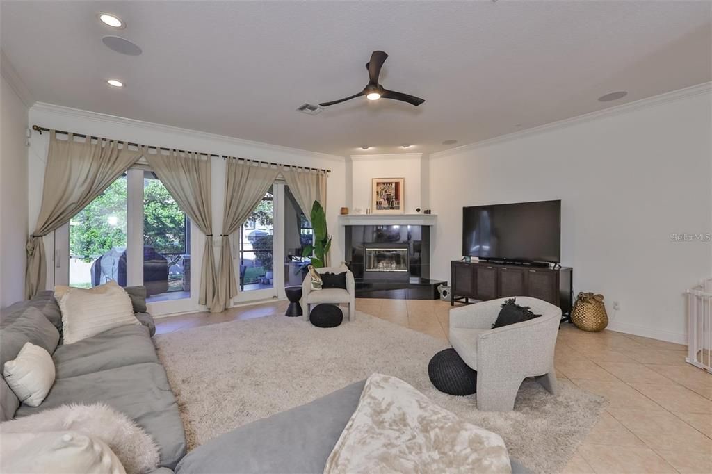 В аренду: $4,500 (3 спален, 3 ванн, 2982 Квадратных фут)
