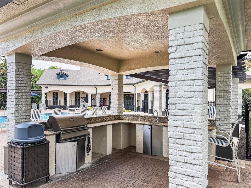Activo con contrato: $345,000 (2 camas, 2 baños, 1271 Pies cuadrados)