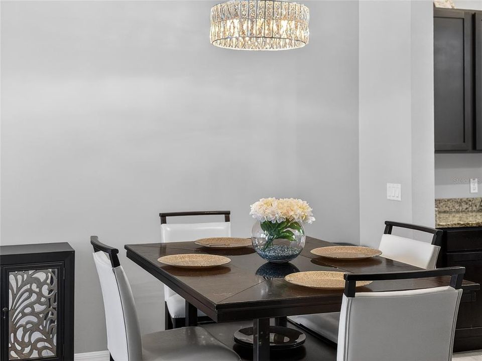 Activo con contrato: $345,000 (2 camas, 2 baños, 1271 Pies cuadrados)