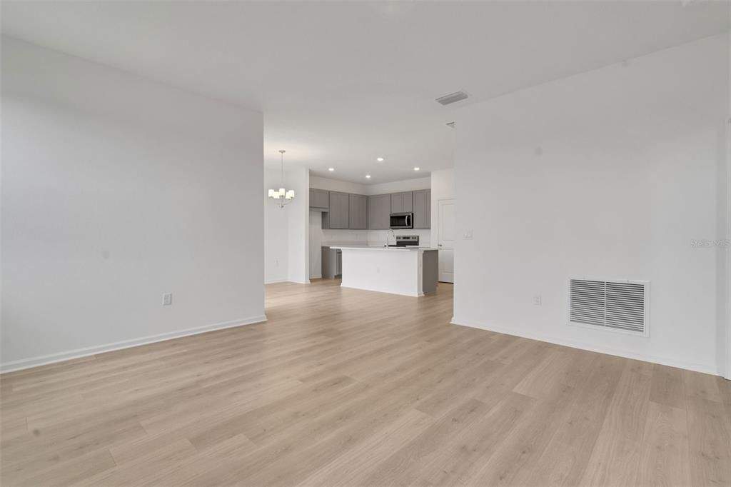 For Sale: $264,990 (4 beds, 2 baths, 1625 Square Feet)