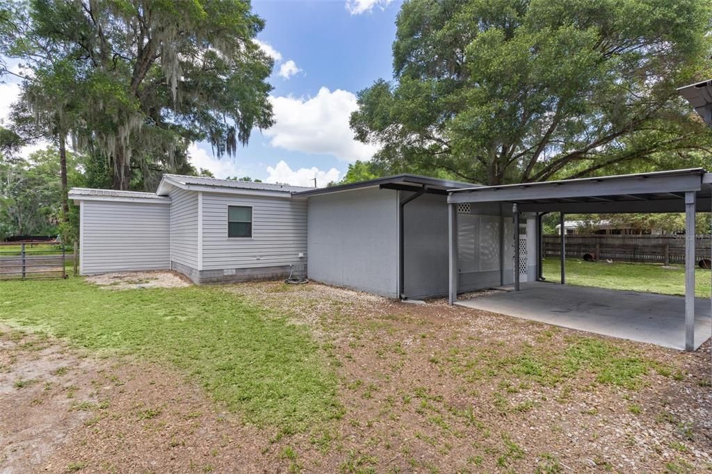 Active With Contract: $155,000 (3 beds, 2 baths, 1996 Square Feet)