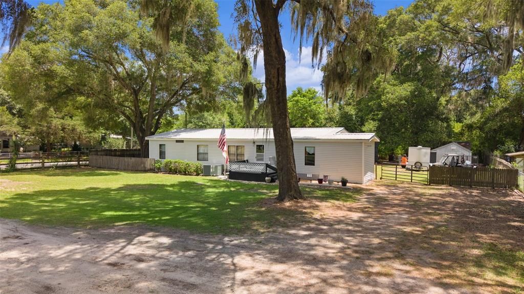 Active With Contract: $155,000 (3 beds, 2 baths, 1996 Square Feet)