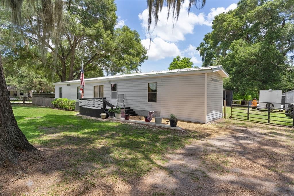 Active With Contract: $155,000 (3 beds, 2 baths, 1996 Square Feet)