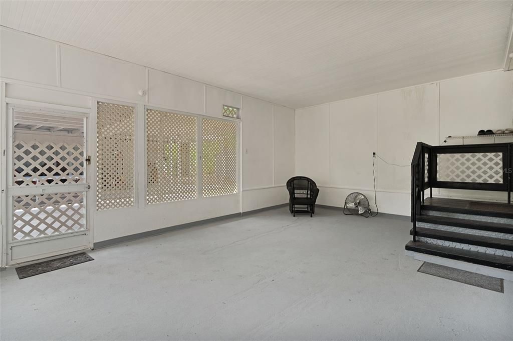 Active With Contract: $155,000 (3 beds, 2 baths, 1996 Square Feet)
