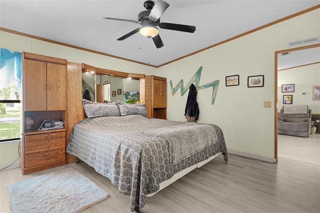 Active With Contract: $155,000 (3 beds, 2 baths, 1996 Square Feet)