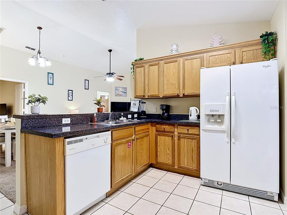 Active With Contract: $385,000 (5 beds, 3 baths, 1662 Square Feet)