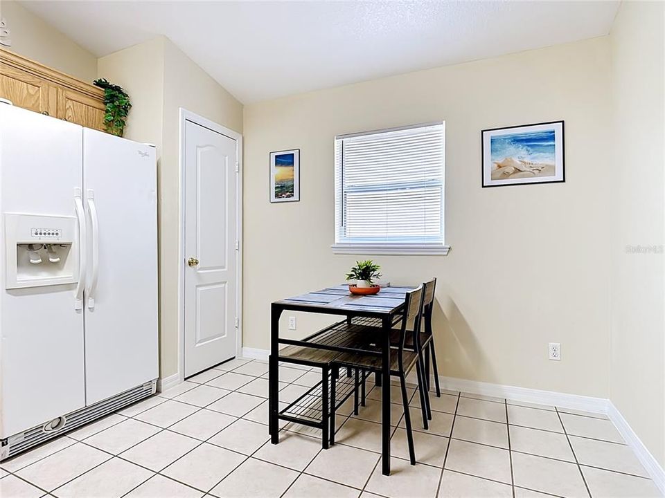 Active With Contract: $385,000 (5 beds, 3 baths, 1662 Square Feet)