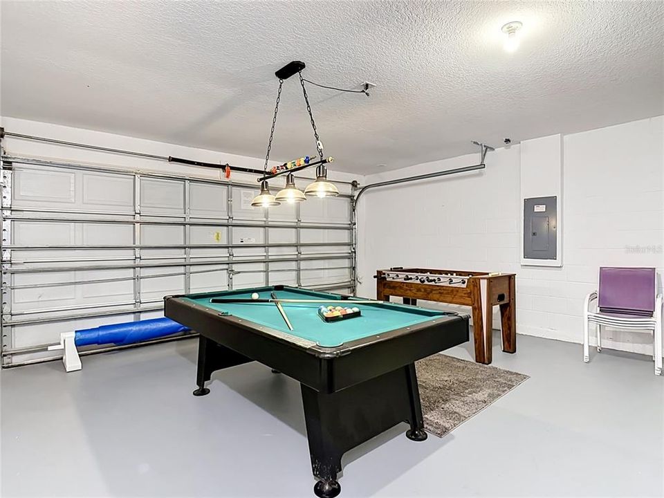 Active With Contract: $385,000 (5 beds, 3 baths, 1662 Square Feet)
