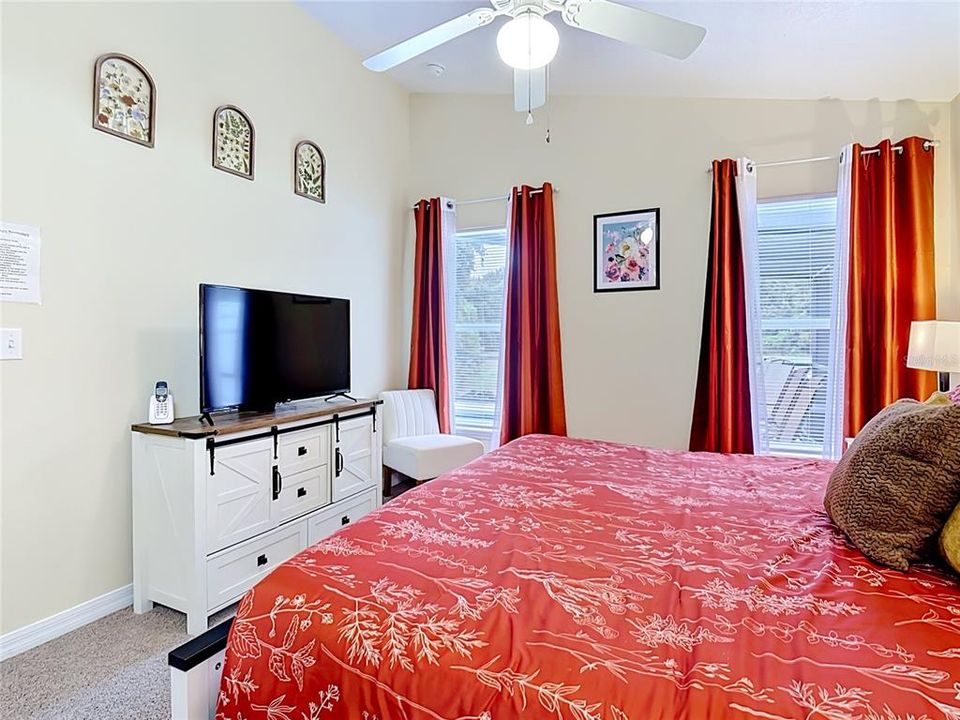 Active With Contract: $385,000 (5 beds, 3 baths, 1662 Square Feet)