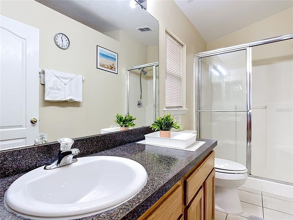 Active With Contract: $385,000 (5 beds, 3 baths, 1662 Square Feet)