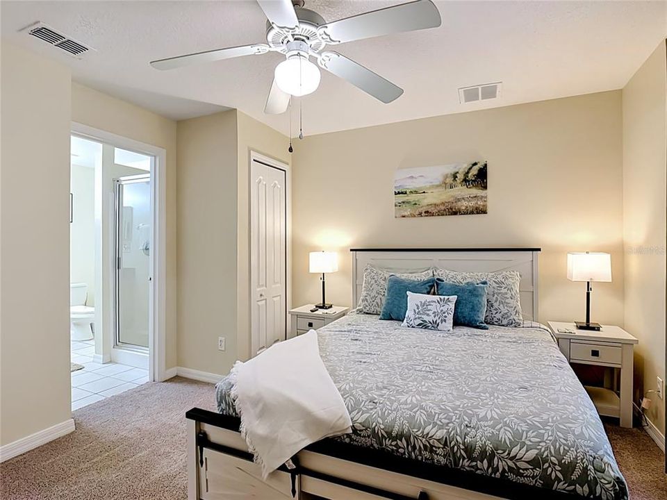 Active With Contract: $385,000 (5 beds, 3 baths, 1662 Square Feet)