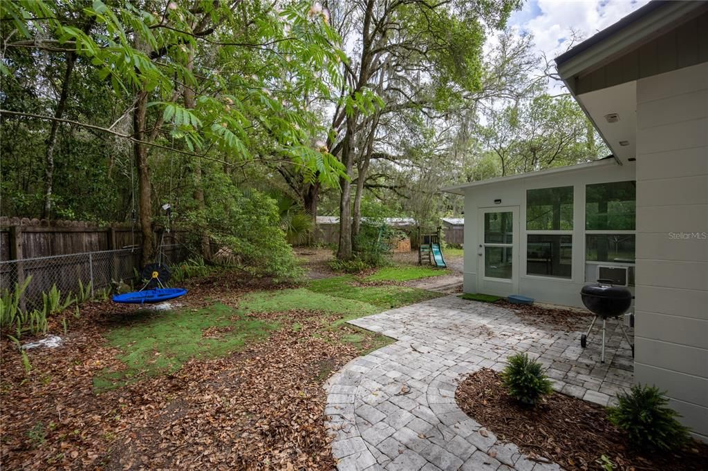 Active With Contract: $275,000 (3 beds, 2 baths, 1434 Square Feet)