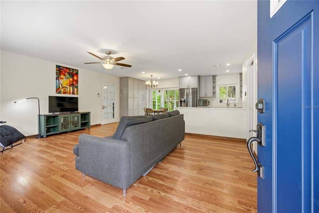 Active With Contract: $275,000 (3 beds, 2 baths, 1434 Square Feet)