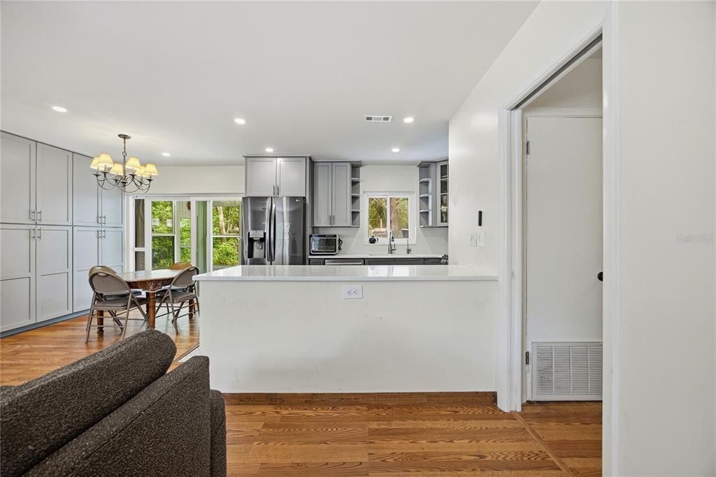 Active With Contract: $275,000 (3 beds, 2 baths, 1434 Square Feet)