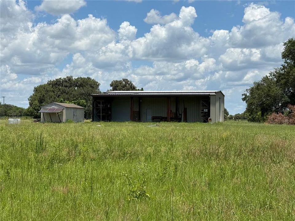 En Venta: $744,900 (13.60 acres)