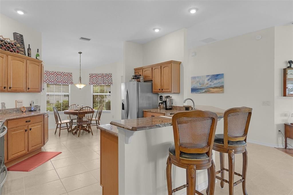 Activo con contrato: $575,000 (3 camas, 2 baños, 2236 Pies cuadrados)