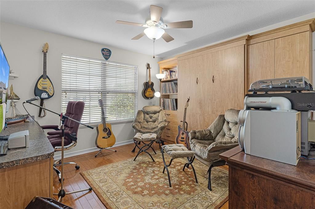 Activo con contrato: $575,000 (3 camas, 2 baños, 2236 Pies cuadrados)