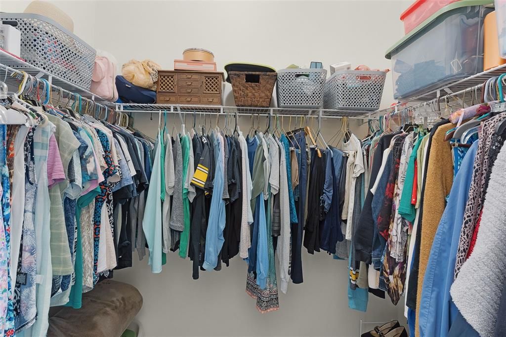 Activo con contrato: $575,000 (3 camas, 2 baños, 2236 Pies cuadrados)