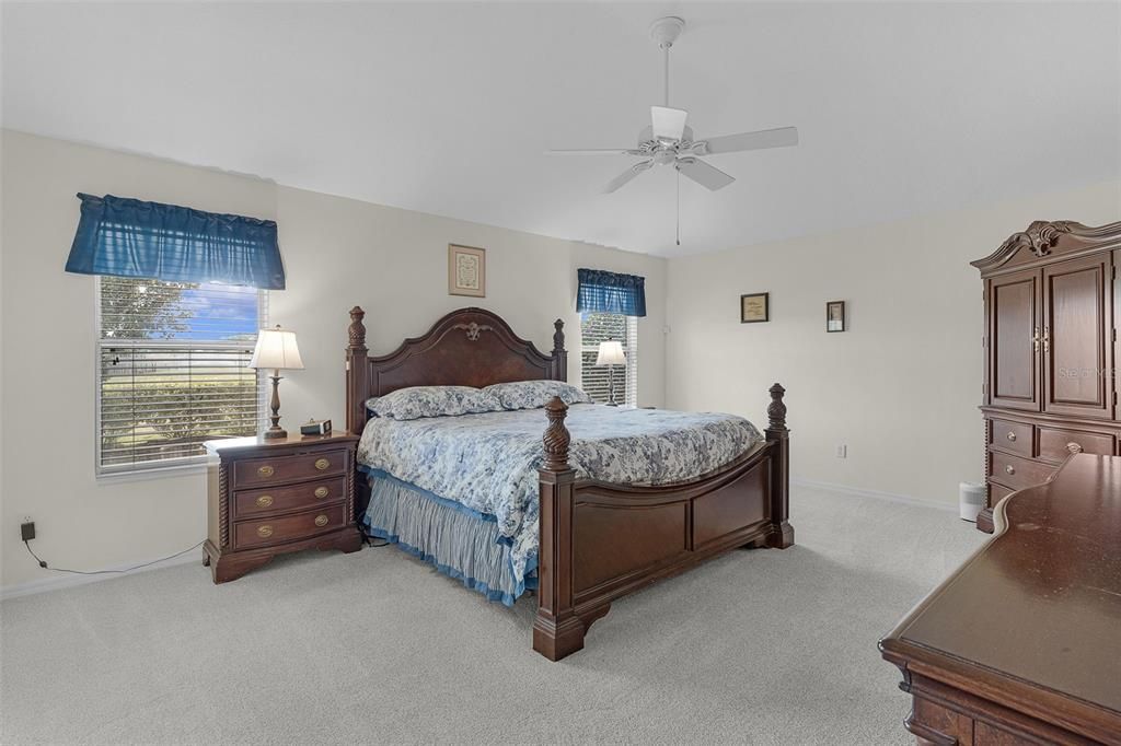 Activo con contrato: $575,000 (3 camas, 2 baños, 2236 Pies cuadrados)