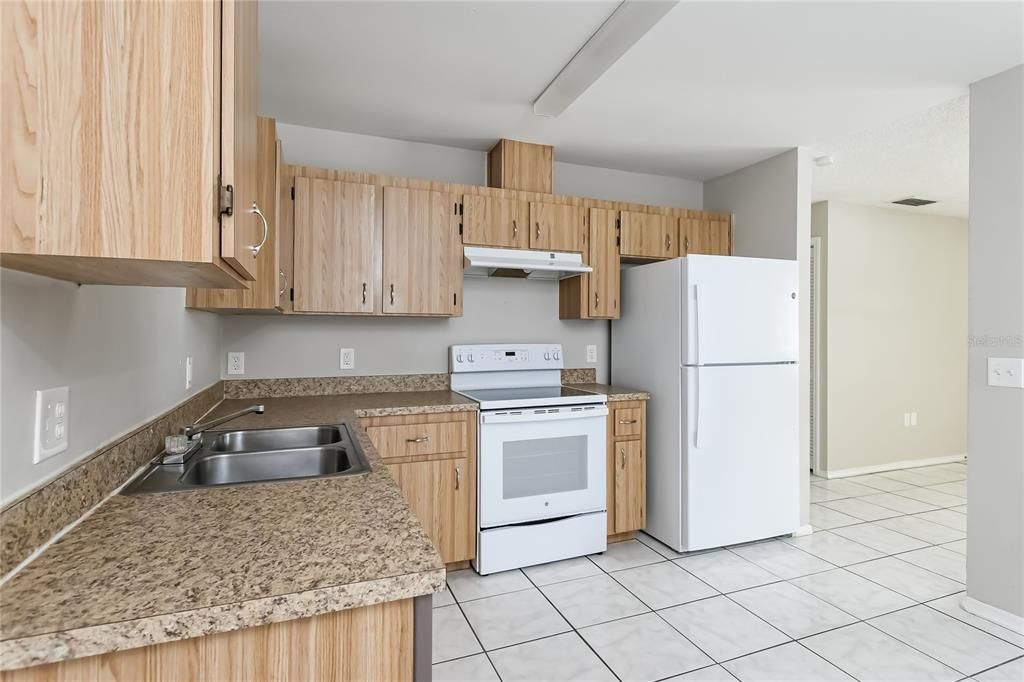 В аренду: $1,795 (3 спален, 2 ванн, 1282 Квадратных фут)