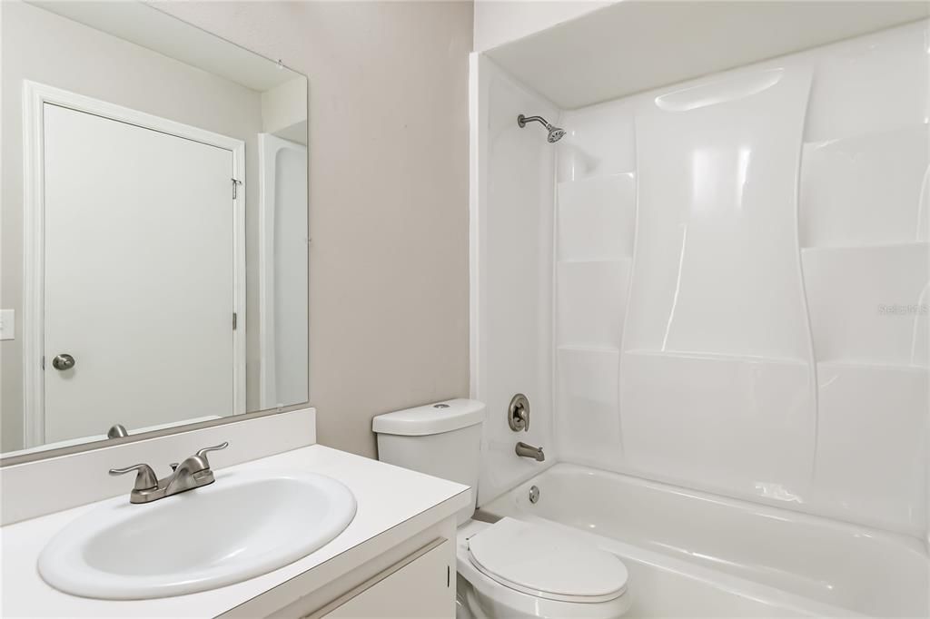 В аренду: $1,795 (3 спален, 2 ванн, 1282 Квадратных фут)