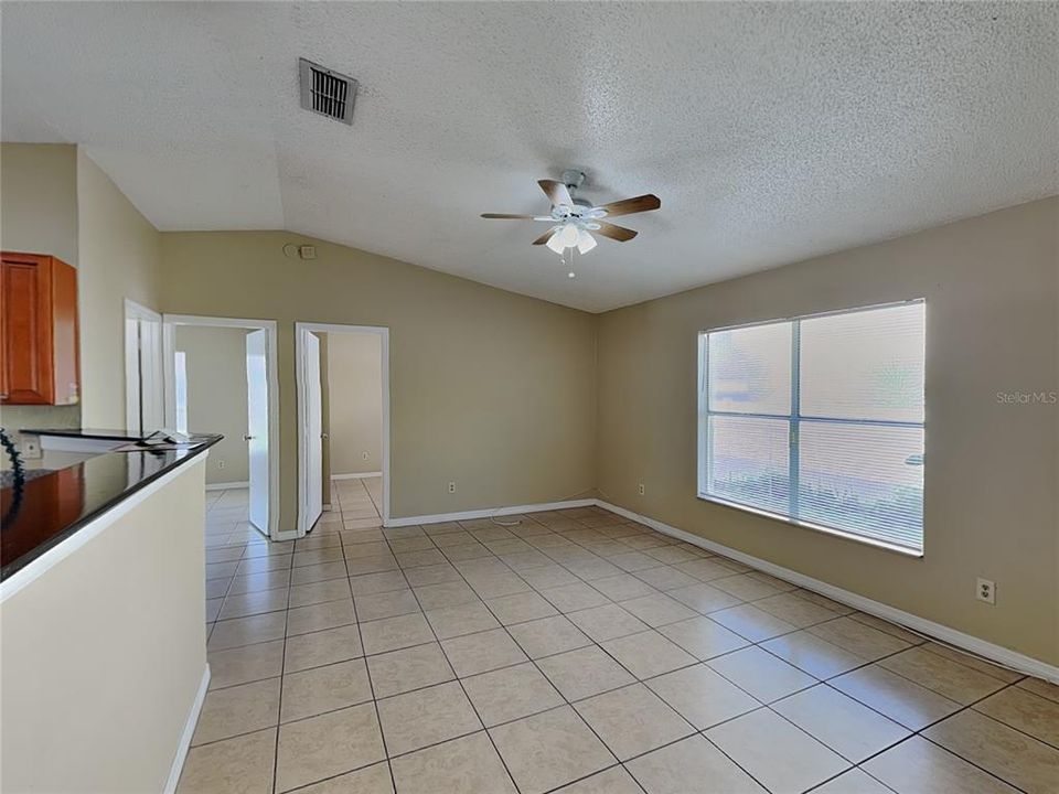 For Rent: $1,613 (3 beds, 2 baths, 1055 Square Feet)