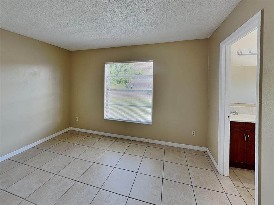 For Rent: $1,613 (3 beds, 2 baths, 1055 Square Feet)