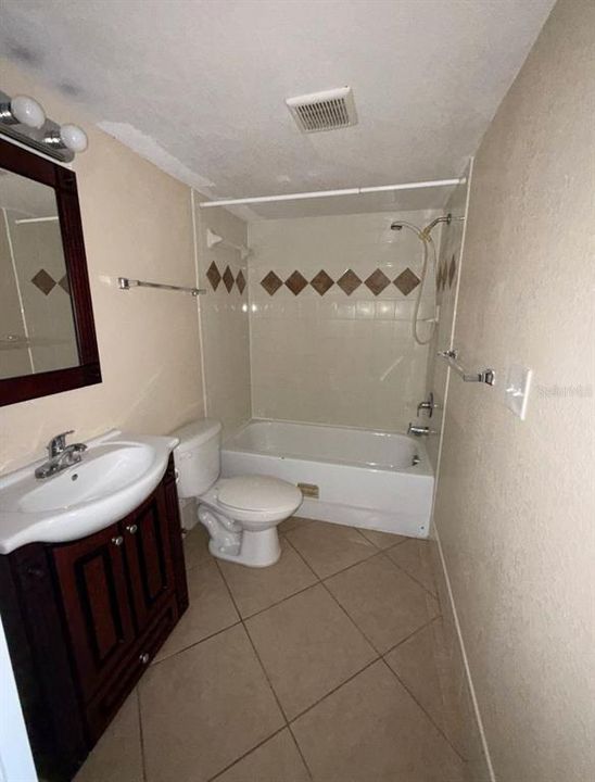 В аренду: $1,275 (1 спален, 1 ванн, 900 Квадратных фут)