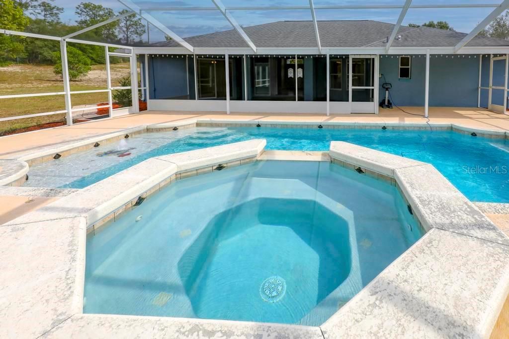 En Venta: $559,000 (3 camas, 2 baños, 1876 Pies cuadrados)