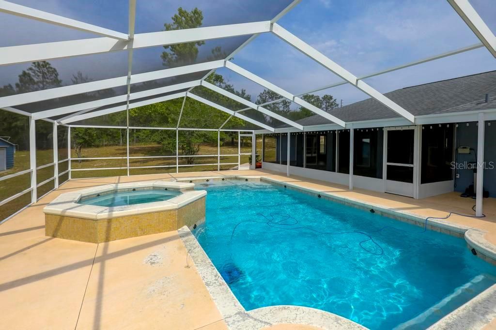 En Venta: $559,000 (3 camas, 2 baños, 1876 Pies cuadrados)
