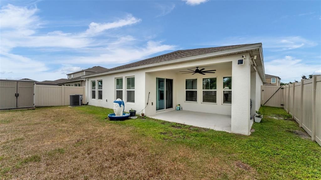 En Venta: $335,000 (4 camas, 2 baños, 1848 Pies cuadrados)