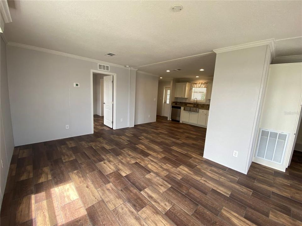 На продажу: $164,999 (2 спален, 2 ванн, 888 Квадратных фут)