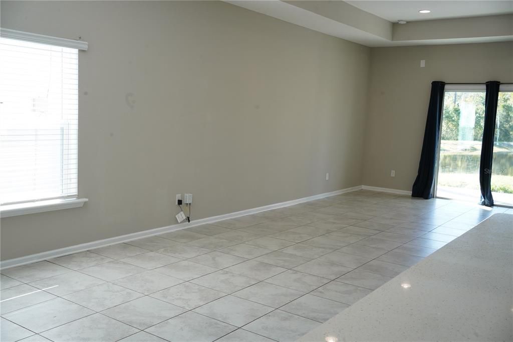For Sale: $359,000 (4 beds, 2 baths, 1880 Square Feet)
