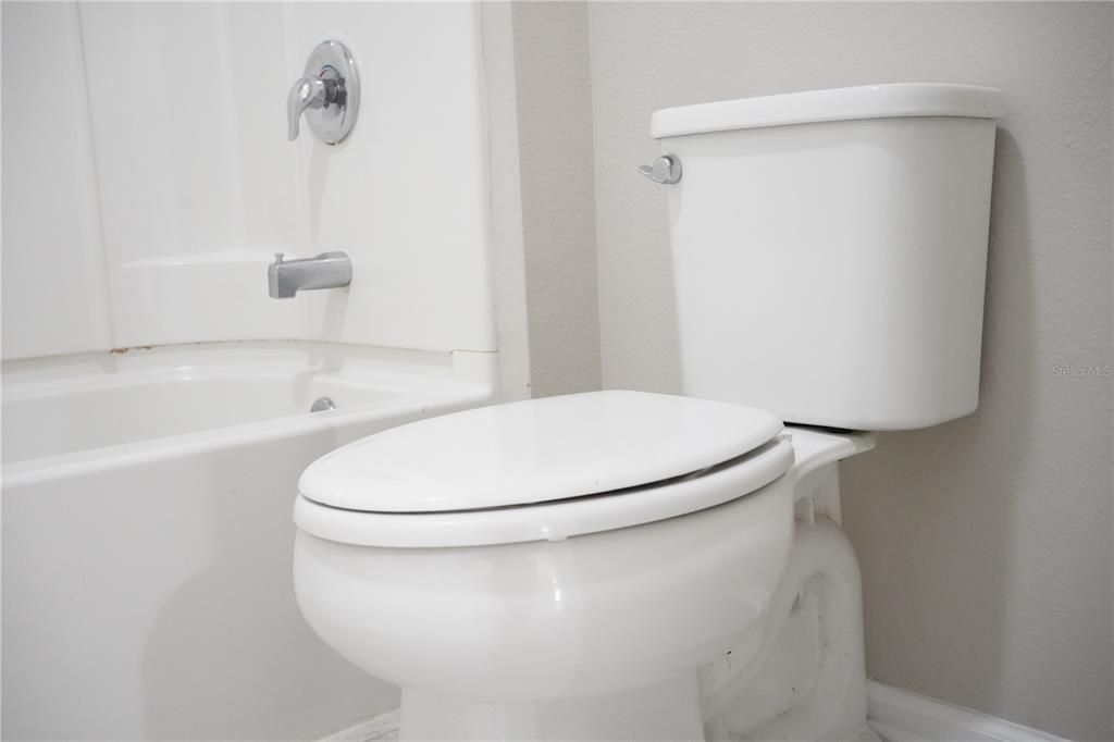 For Sale: $359,000 (4 beds, 2 baths, 1880 Square Feet)
