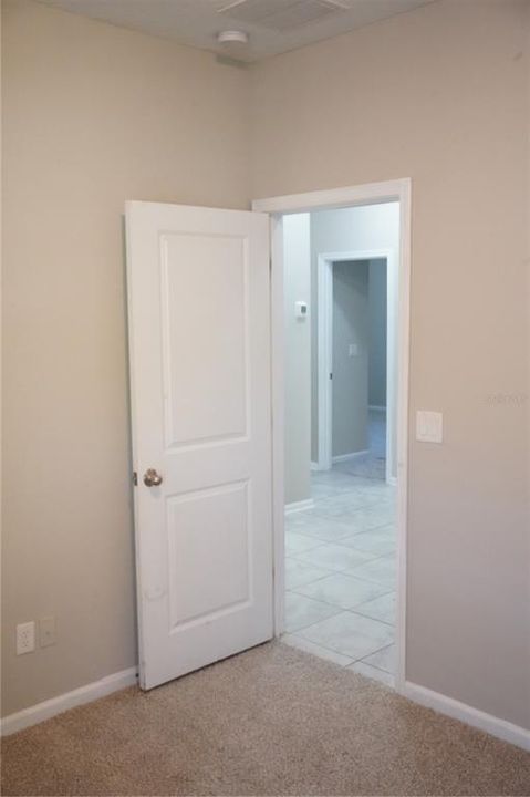 For Sale: $359,000 (4 beds, 2 baths, 1880 Square Feet)