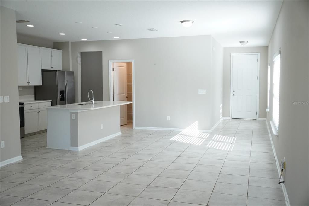 For Sale: $359,000 (4 beds, 2 baths, 1880 Square Feet)
