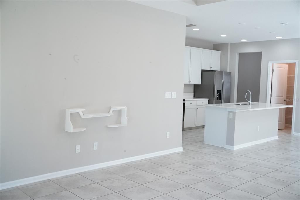 For Sale: $359,000 (4 beds, 2 baths, 1880 Square Feet)