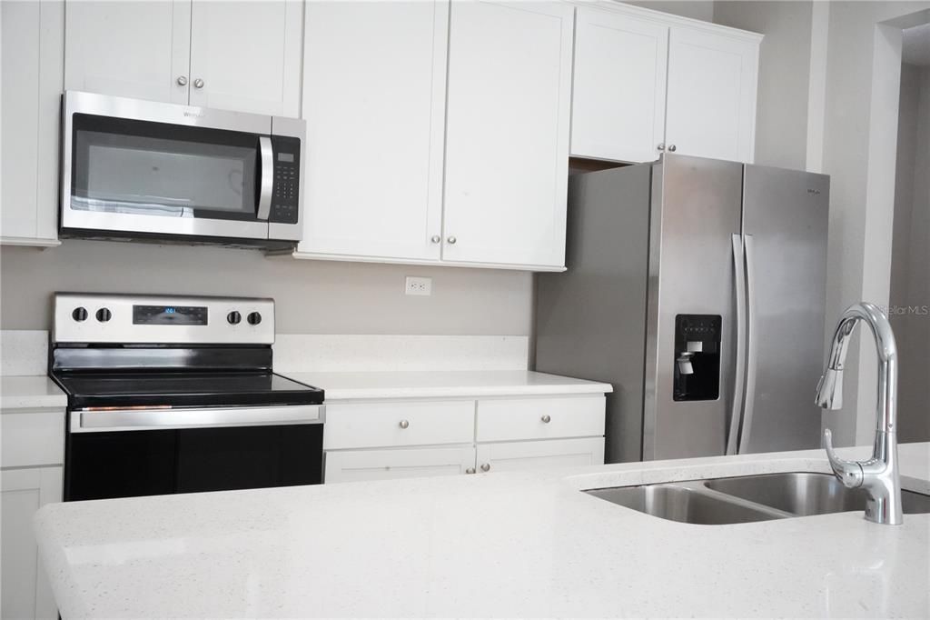 For Sale: $359,000 (4 beds, 2 baths, 1880 Square Feet)