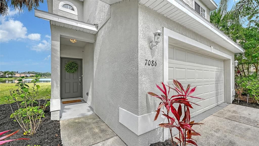 Activo con contrato: $409,990 (4 camas, 2 baños, 2139 Pies cuadrados)