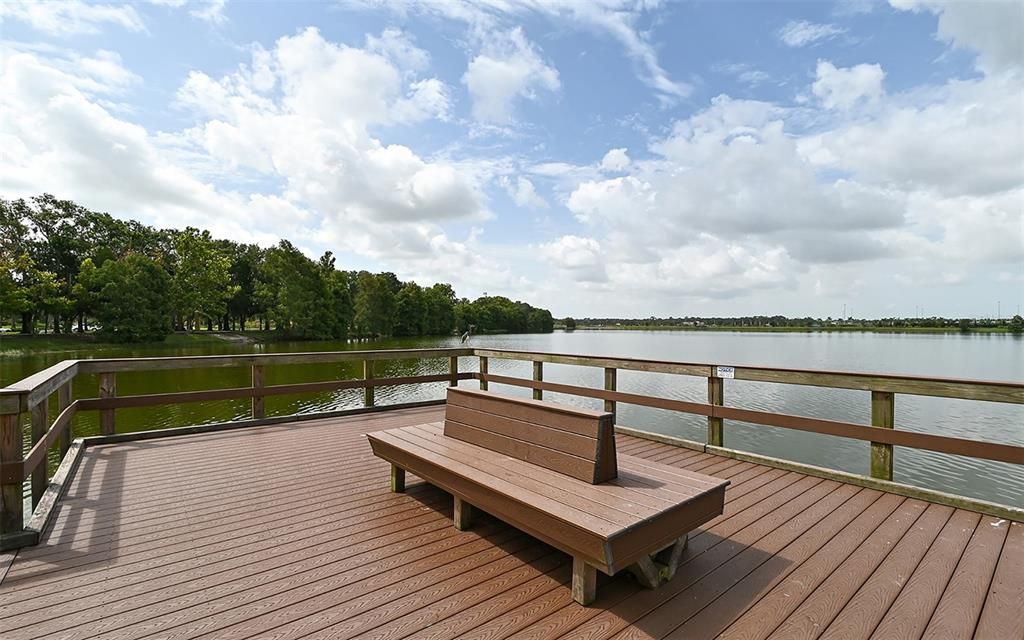 Activo con contrato: $409,990 (4 camas, 2 baños, 2139 Pies cuadrados)