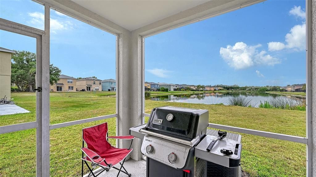 Activo con contrato: $409,990 (4 camas, 2 baños, 2139 Pies cuadrados)