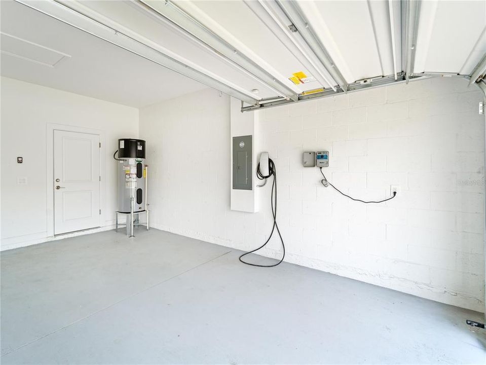 Active With Contract: $559,900 (5 beds, 3 baths, 2638 Square Feet)