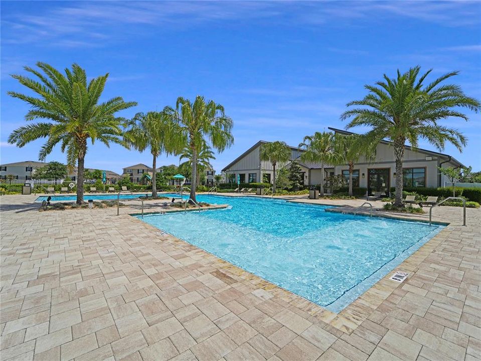 Active With Contract: $559,900 (5 beds, 3 baths, 2638 Square Feet)