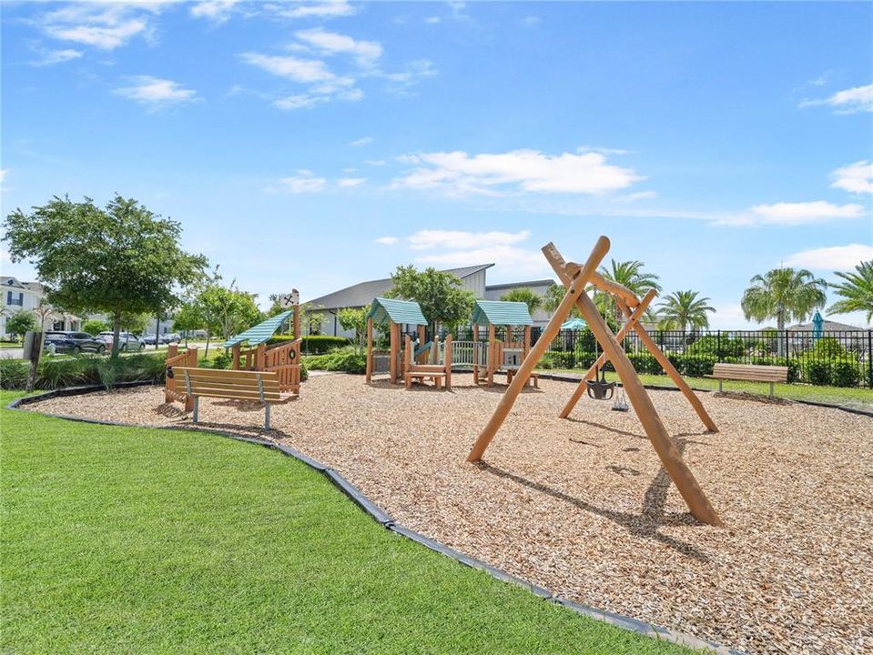 Active With Contract: $559,900 (5 beds, 3 baths, 2638 Square Feet)