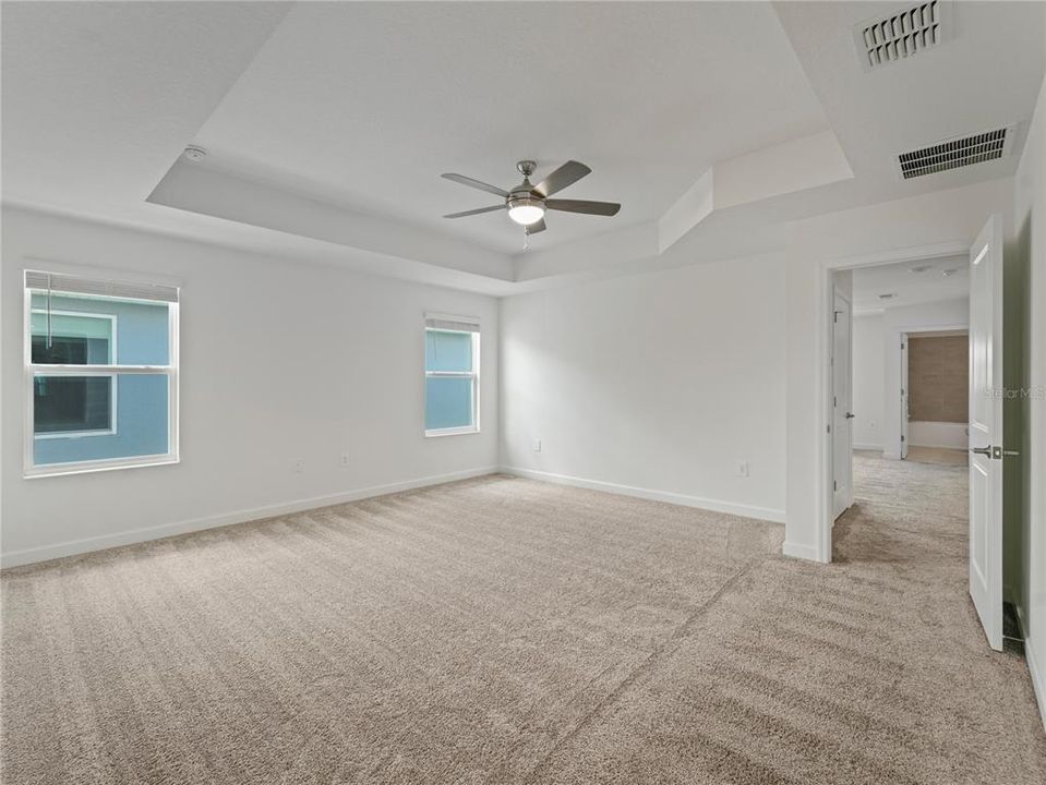 Active With Contract: $559,900 (5 beds, 3 baths, 2638 Square Feet)