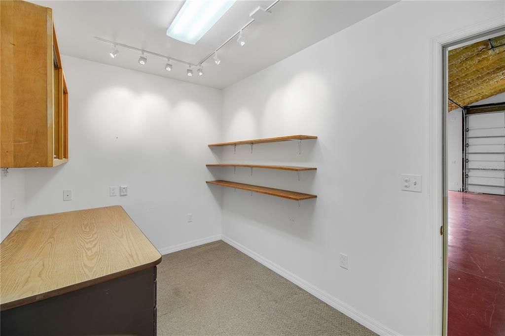 Activo con contrato: $525,000 (3 camas, 2 baños, 2219 Pies cuadrados)