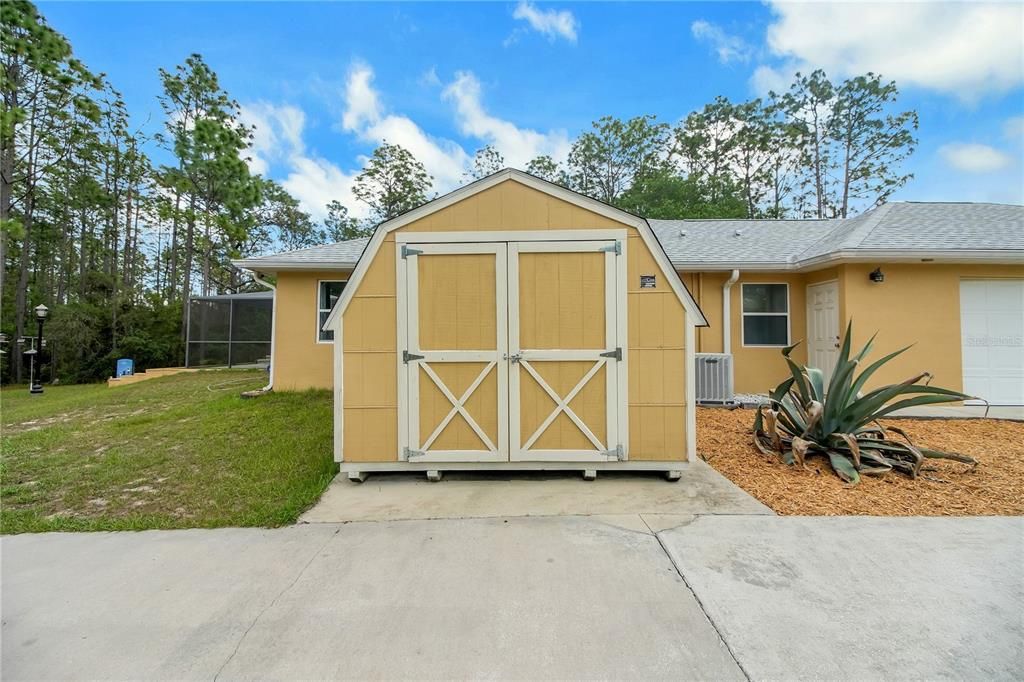 Activo con contrato: $525,000 (3 camas, 2 baños, 2219 Pies cuadrados)