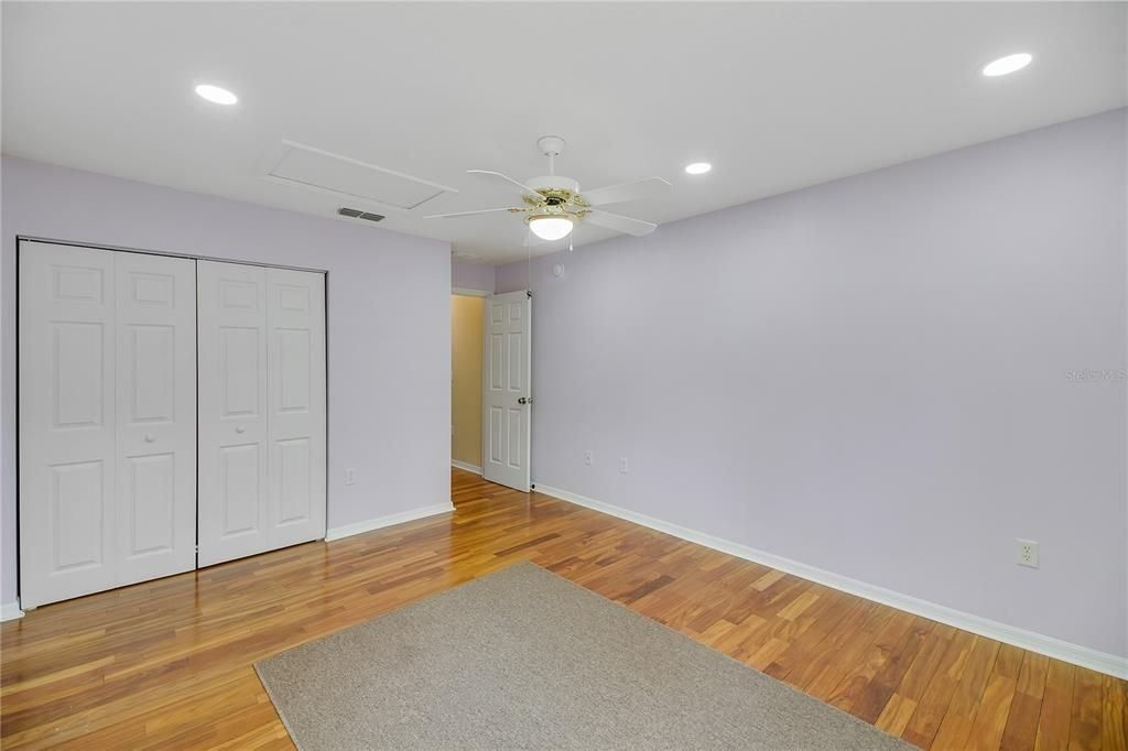 Activo con contrato: $525,000 (3 camas, 2 baños, 2219 Pies cuadrados)