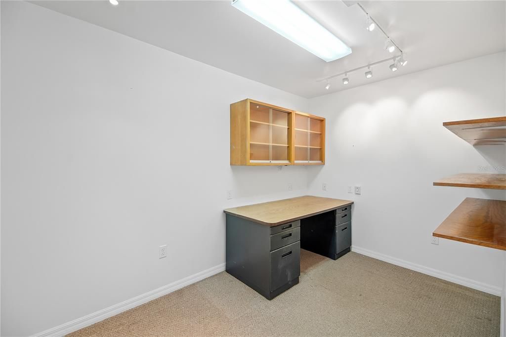 Activo con contrato: $525,000 (3 camas, 2 baños, 2219 Pies cuadrados)